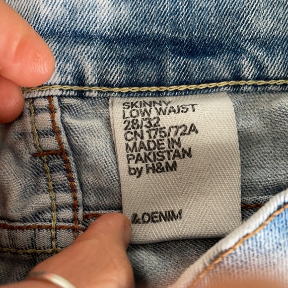H&M stone wash jeans - Picture 2 of 4